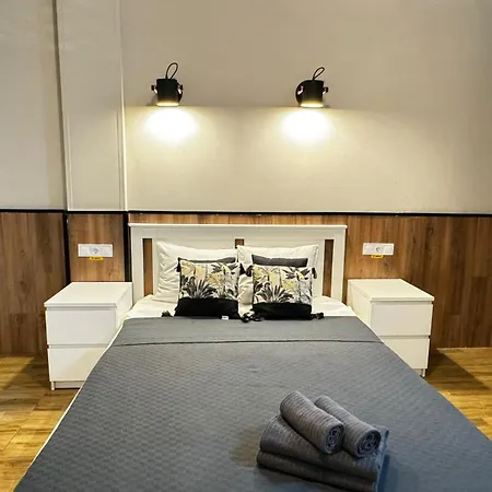 Lliri 7 Apartment