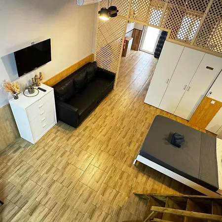 Lliri 7 Apartment